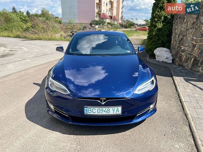 Ліфтбек Tesla Model S 2017 в Самборі