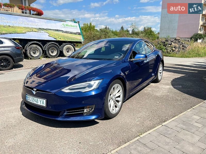 Ліфтбек Tesla Model S 2017 в Самборі