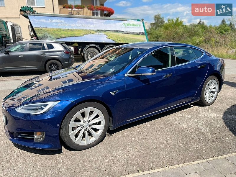 Ліфтбек Tesla Model S 2017 в Самборі