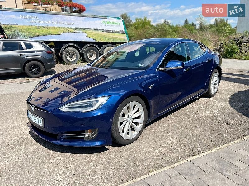 Ліфтбек Tesla Model S 2017 в Самборі