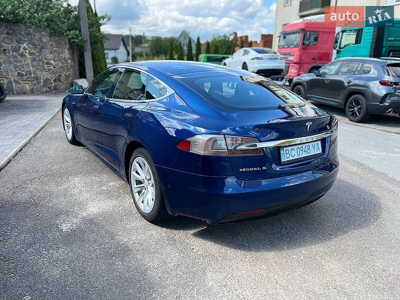 Ліфтбек Tesla Model S 2017 в Самборі
