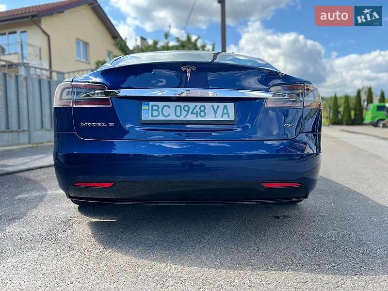 Ліфтбек Tesla Model S 2017 в Самборі