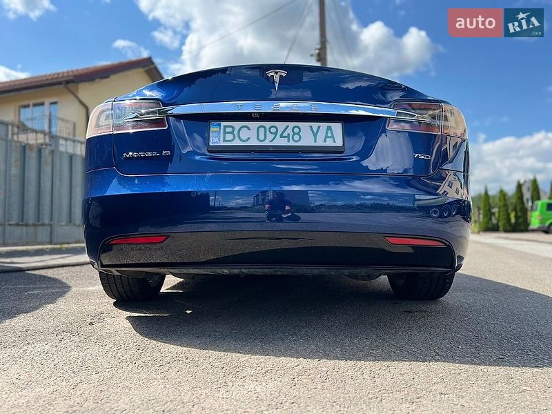 Лифтбек Tesla Model S 2017 в Самборе
