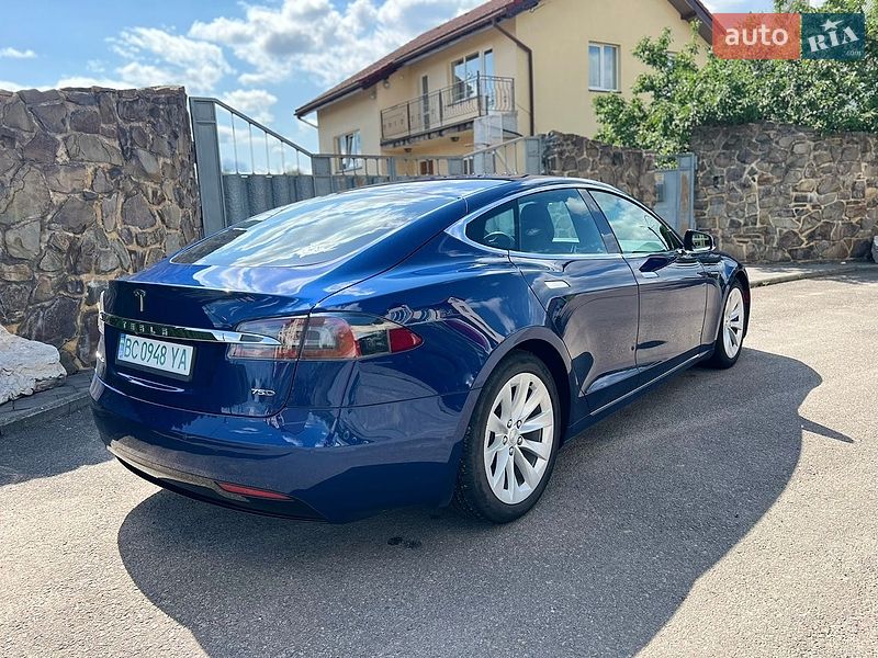 Ліфтбек Tesla Model S 2017 в Самборі