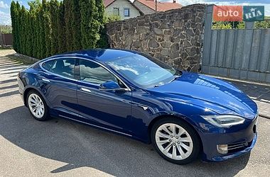 Ліфтбек Tesla Model S 2017 в Самборі
