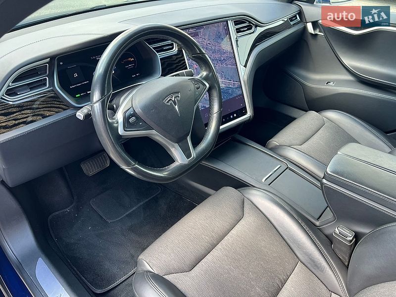 Ліфтбек Tesla Model S 2017 в Самборі