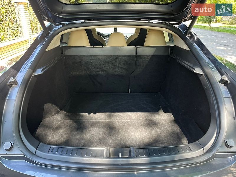 Лифтбек Tesla Model S 2017 в Сваляве фото 14 Лифтбек Tesla Model S 2017 в Сваляве