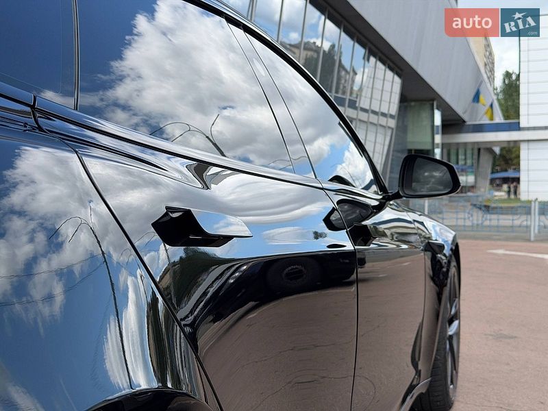 Лифтбек Tesla Model S 2022 в Киеве