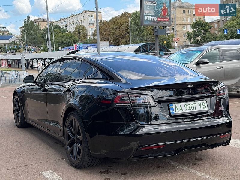 Лифтбек Tesla Model S 2022 в Киеве