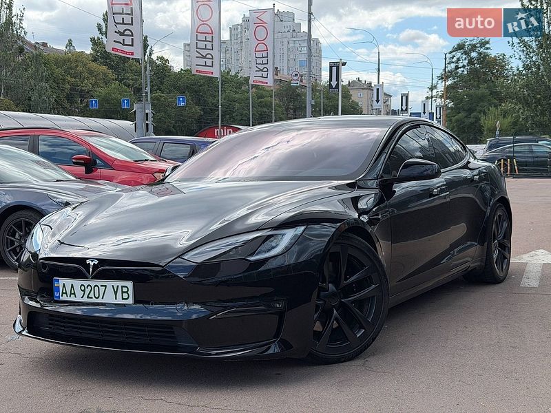 Лифтбек Tesla Model S 2022 в Киеве