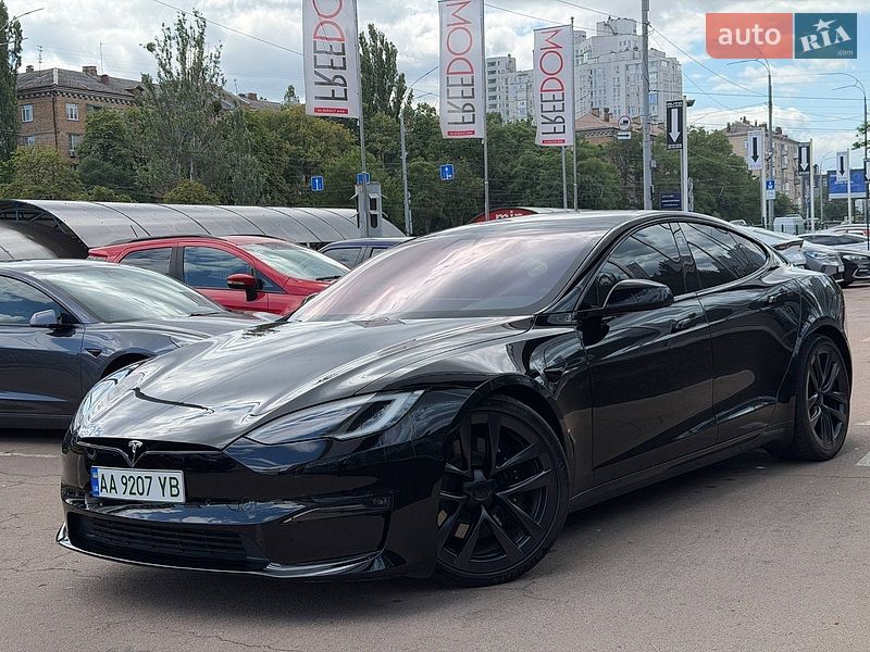 Лифтбек Tesla Model S 2022 в Киеве