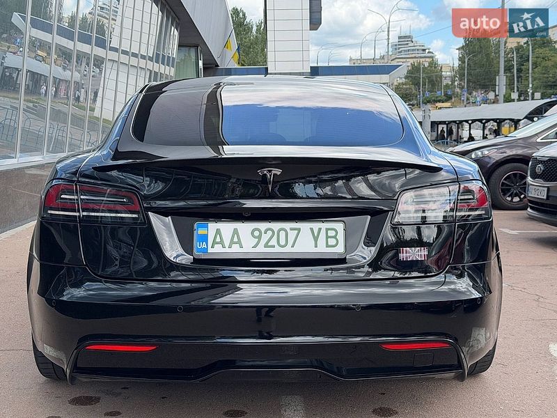 Лифтбек Tesla Model S 2022 в Киеве