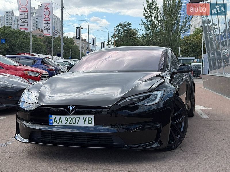 Лифтбек Tesla Model S 2022 в Киеве