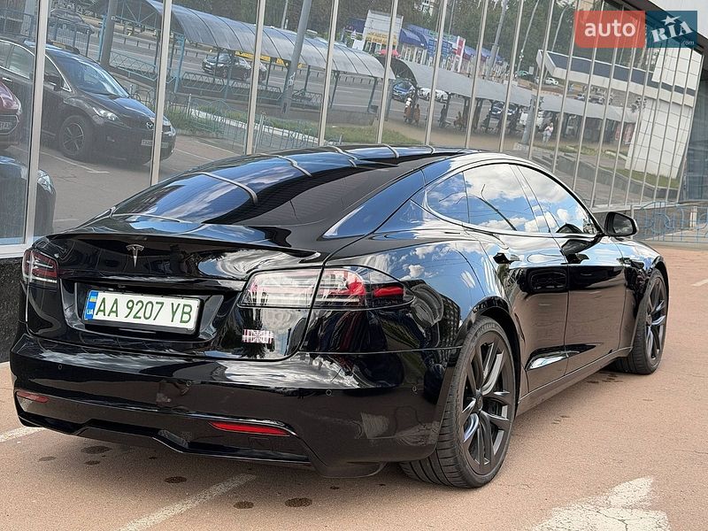 Лифтбек Tesla Model S 2022 в Киеве