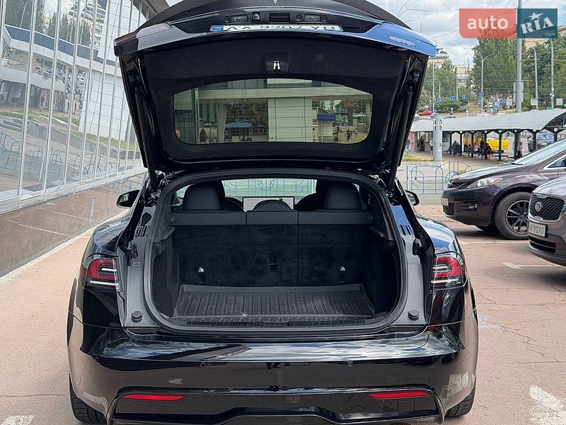 Лифтбек Tesla Model S 2022 в Киеве