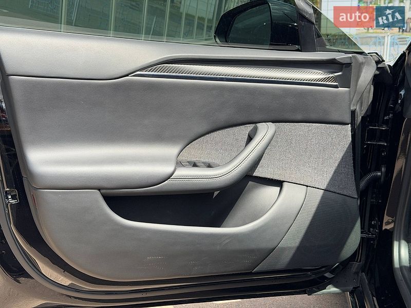 Лифтбек Tesla Model S 2022 в Киеве