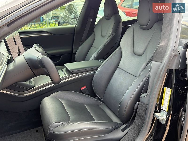 Лифтбек Tesla Model S 2022 в Киеве