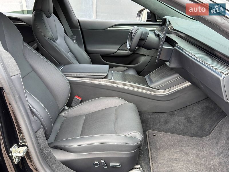 Лифтбек Tesla Model S 2022 в Киеве