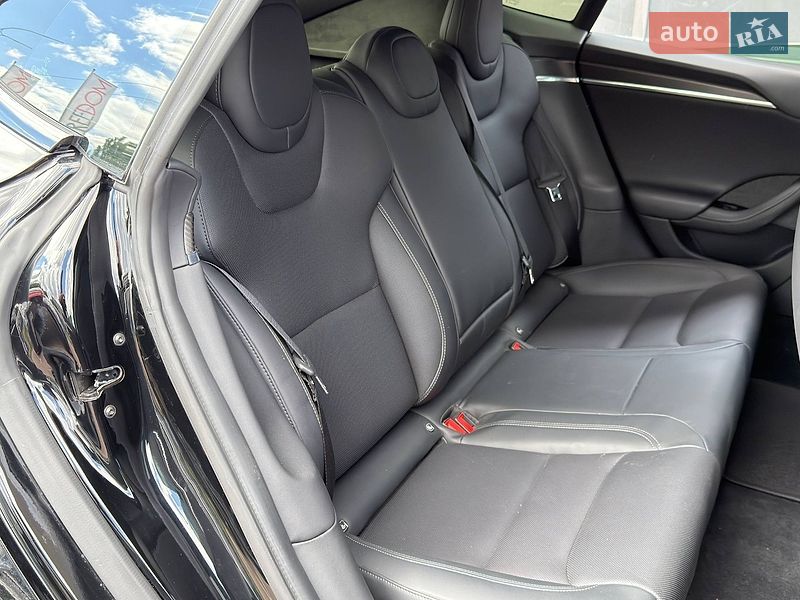 Лифтбек Tesla Model S 2022 в Киеве