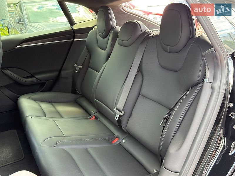 Лифтбек Tesla Model S 2022 в Киеве