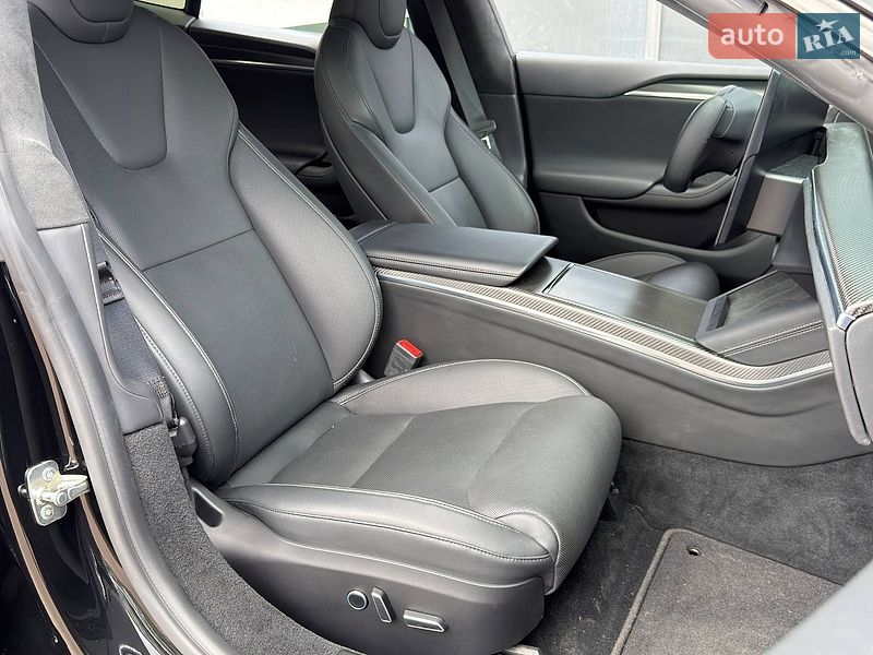 Лифтбек Tesla Model S 2022 в Киеве