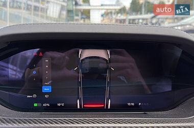Лифтбек Tesla Model S 2022 в Киеве