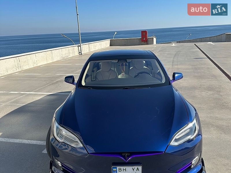 Лифтбек Tesla Model S 2017 в Одессе