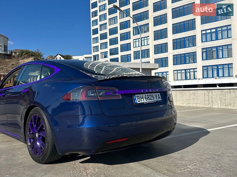 Лифтбек Tesla Model S 2017 в Одессе