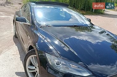 Ліфтбек Tesla Model S 2015 в Коростені