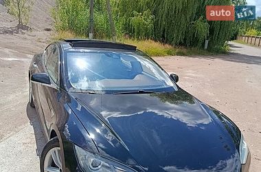Ліфтбек Tesla Model S 2015 в Коростені
