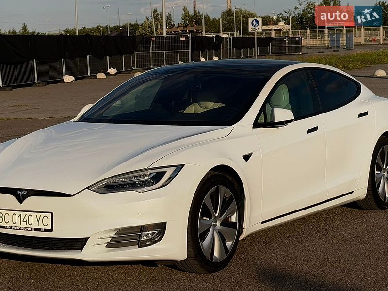 Лифтбек Tesla Model S 2020 в Львове