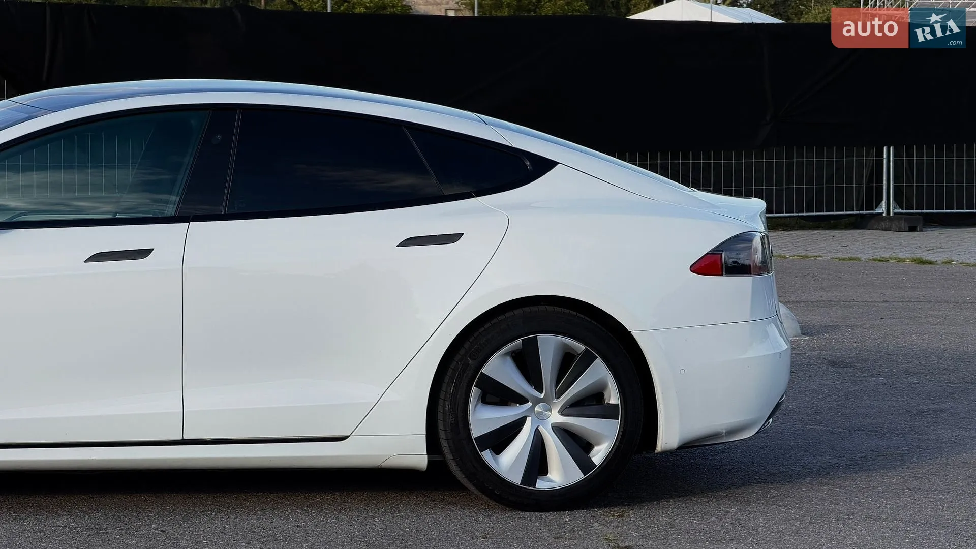 2020 Tesla Model S - мініатюра 9