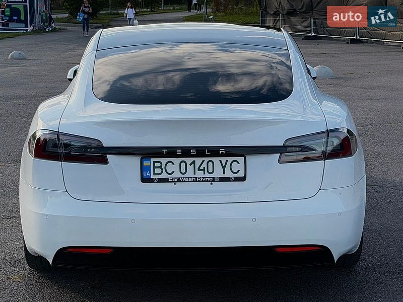 Лифтбек Tesla Model S 2020 в Львове