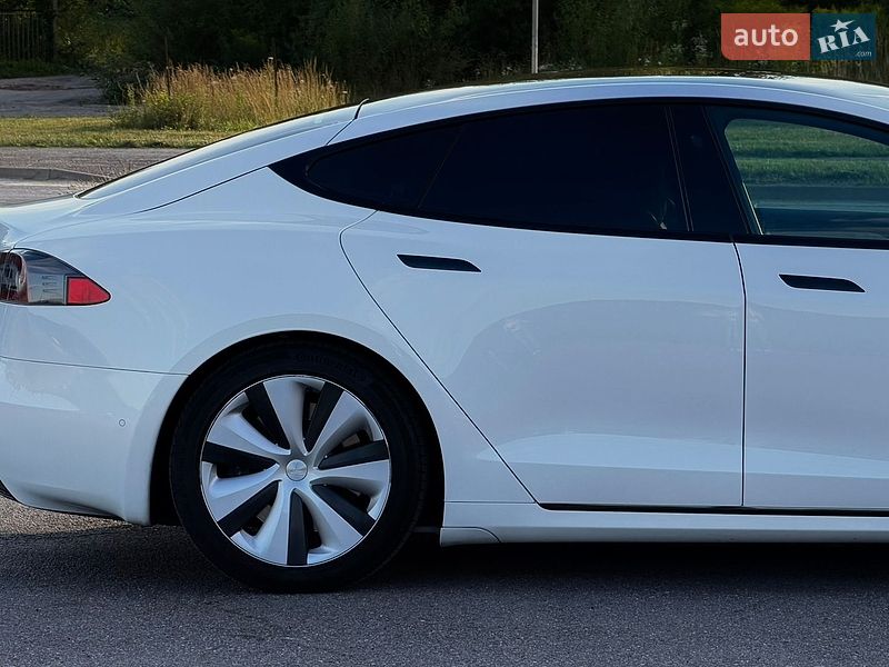 Лифтбек Tesla Model S 2020 в Львове