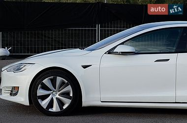 Лифтбек Tesla Model S 2020 в Львове