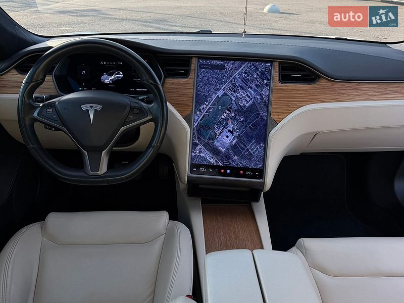 Лифтбек Tesla Model S 2020 в Львове