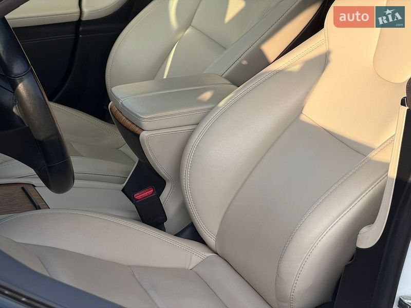 Лифтбек Tesla Model S 2020 в Львове
