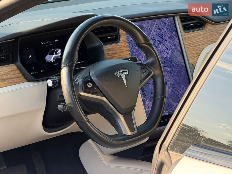 Лифтбек Tesla Model S 2020 в Львове