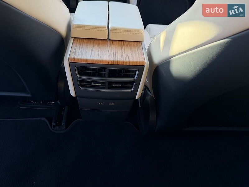 Лифтбек Tesla Model S 2020 в Львове