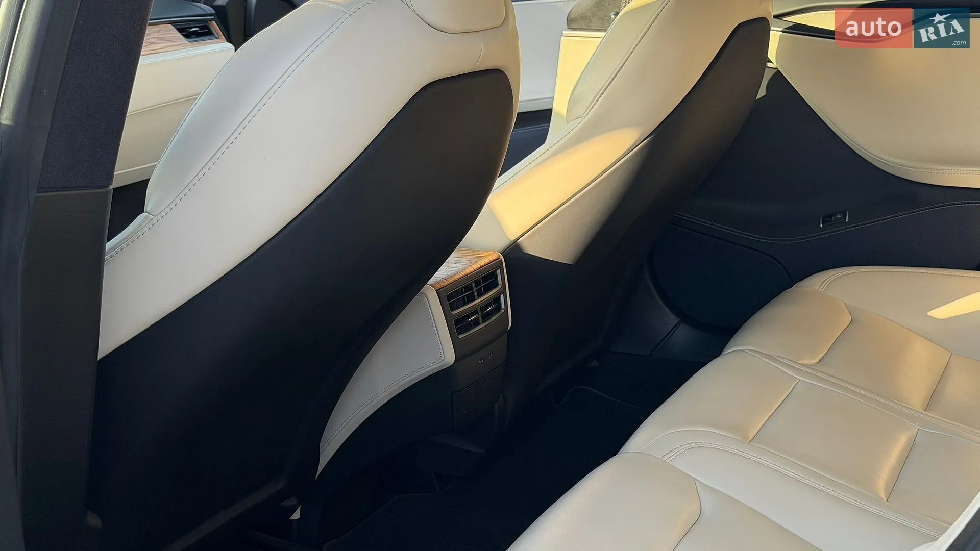 2020 Tesla Model S - мініатюра 23