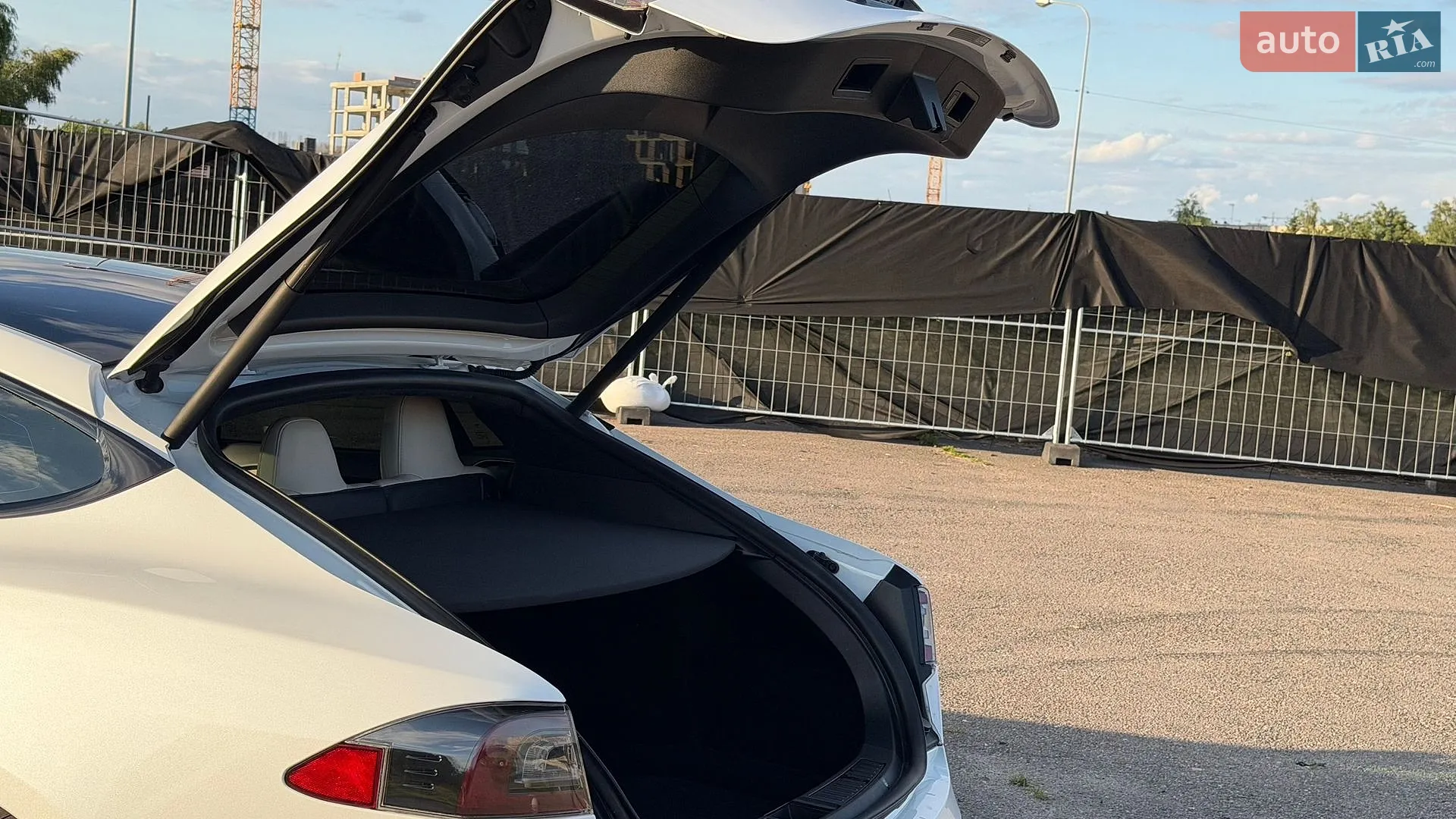 2020 Tesla Model S - мініатюра 29