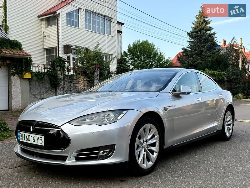 Ліфтбек Tesla Model S 2015 в Одесі фото 2 Ліфтбек Tesla Model S 2015 в Одесі