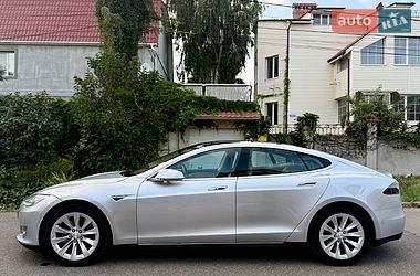 Ліфтбек Tesla Model S 2015 в Одесі фото 3 Ліфтбек Tesla Model S 2015 в Одесі