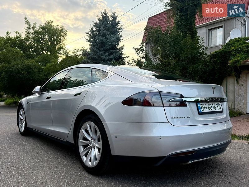 Ліфтбек Tesla Model S 2015 в Одесі фото 5 Ліфтбек Tesla Model S 2015 в Одесі