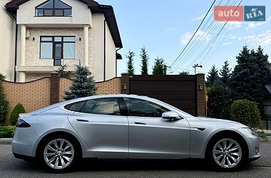 Ліфтбек Tesla Model S 2015 в Одесі фото 9 Ліфтбек Tesla Model S 2015 в Одесі