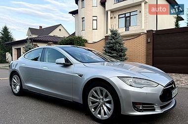 Ліфтбек Tesla Model S 2015 в Одесі фото 10 Ліфтбек Tesla Model S 2015 в Одесі