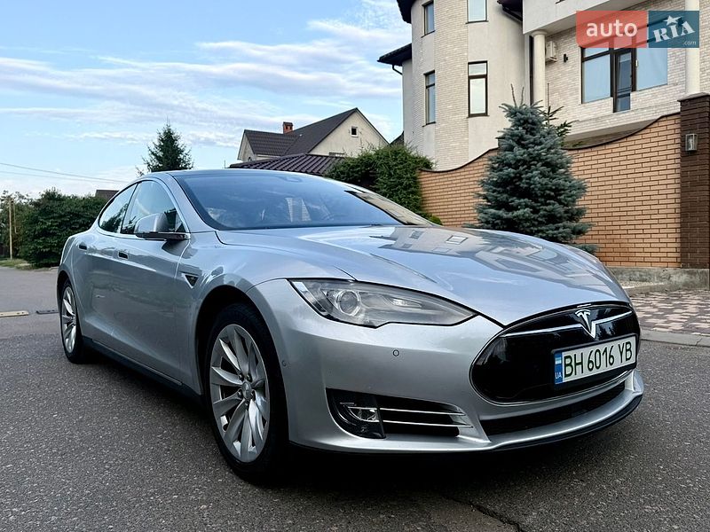 Ліфтбек Tesla Model S 2015 в Одесі фото 11 Ліфтбек Tesla Model S 2015 в Одесі