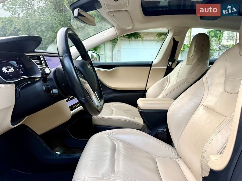 Ліфтбек Tesla Model S 2015 в Одесі фото 13 Ліфтбек Tesla Model S 2015 в Одесі
