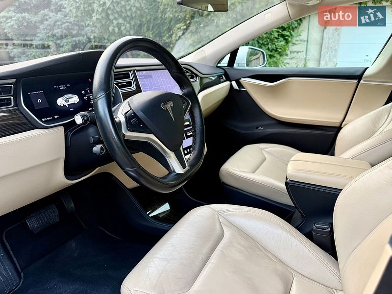 Ліфтбек Tesla Model S 2015 в Одесі фото 14 Ліфтбек Tesla Model S 2015 в Одесі
