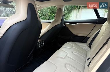 Ліфтбек Tesla Model S 2015 в Одесі фото 21 Ліфтбек Tesla Model S 2015 в Одесі